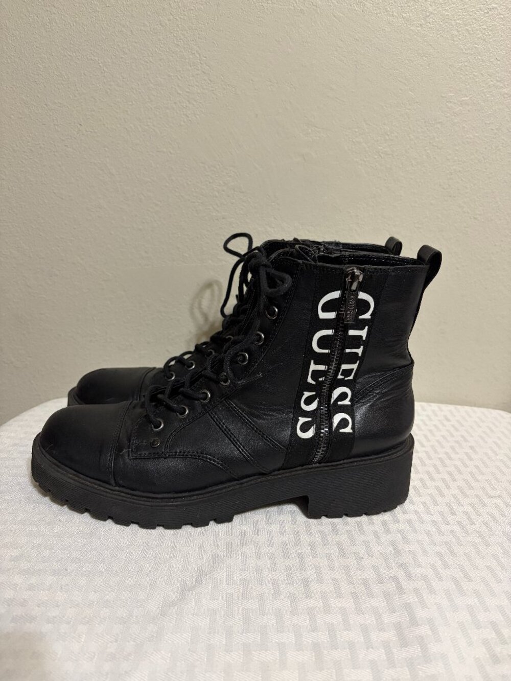 GUESS LOGO COMBAT BOOTS WOMEN'S SIZE 11